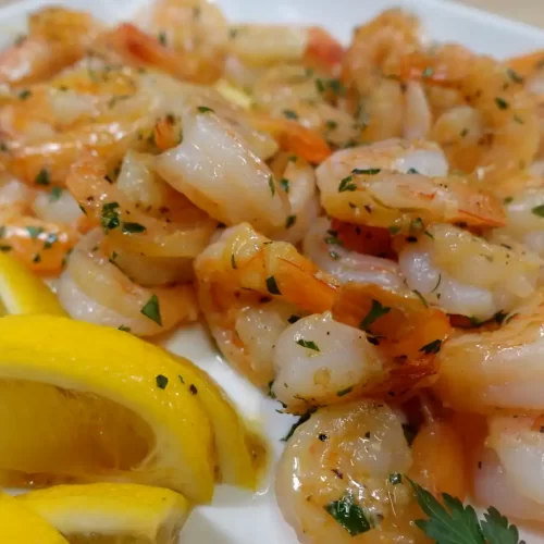 butter-garlic-shrimp-up-close-image-with-lemon