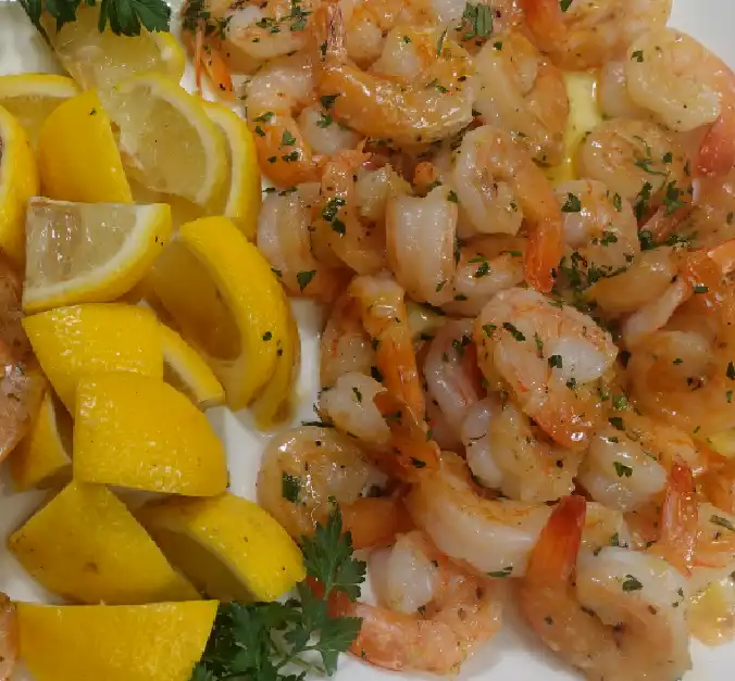 close-up-butter-garlic-shrimp.