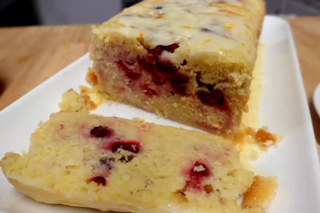 cranberry-orange-bread-front-view.