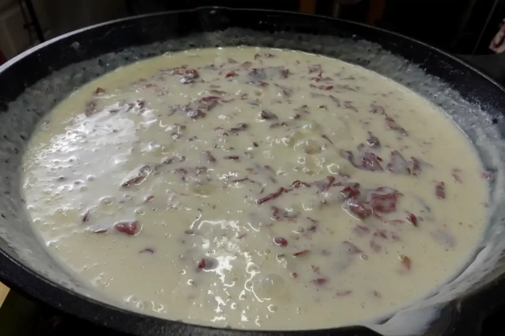 cream-dried-beef-in-cast-iron-skillet