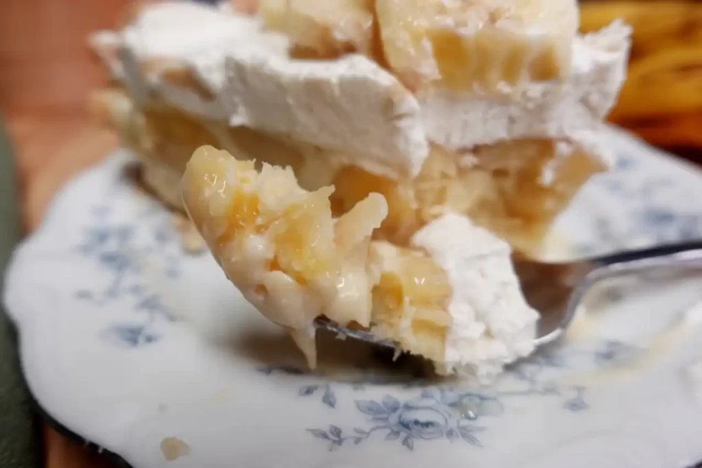 fork-full-of-banana-cream-pie.
