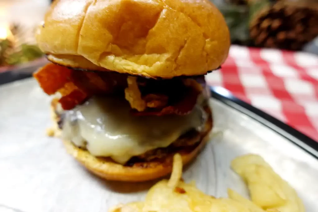 close-up-cowbowy-smashed-burger