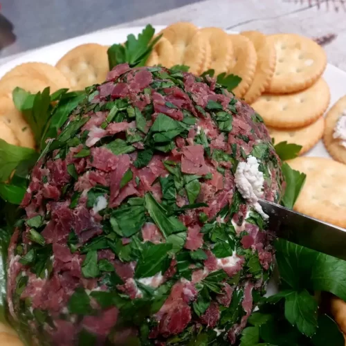 close-up-dried-beef-cheese-ball.