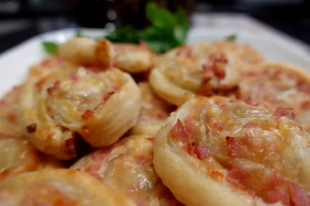 close-up-honey-dijon-ham-and-swiss-pinwheels