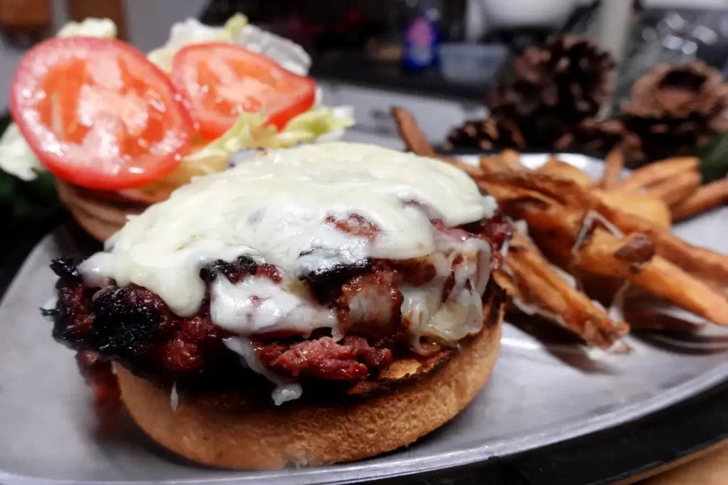close-up-smoked-cheeseburger.