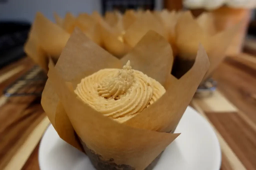 close-up-choccolate-cupcake