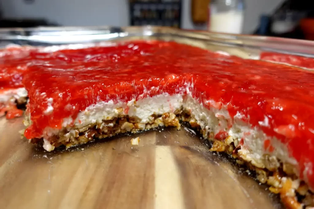 close-up-strawberry-pretzel-dessert-bars-9-x-13-pan.