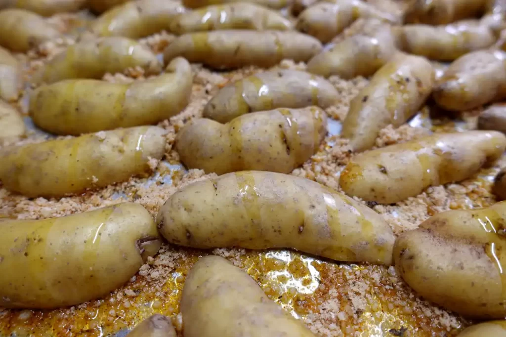 crispy-parmesan-fingerling-potatoes-prepared-for-oven.