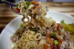fork-full-cheeseburger-ramen-bowl.