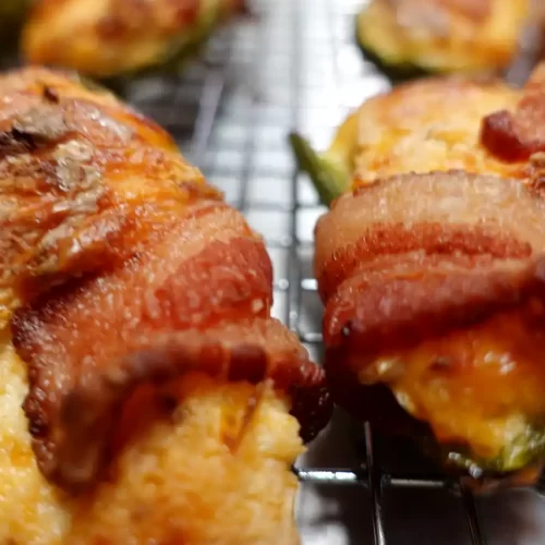 bacon-wrapped-jalapeno-poppers-close-up