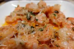 close-up-garlic-parmesan-shrimp-bake
