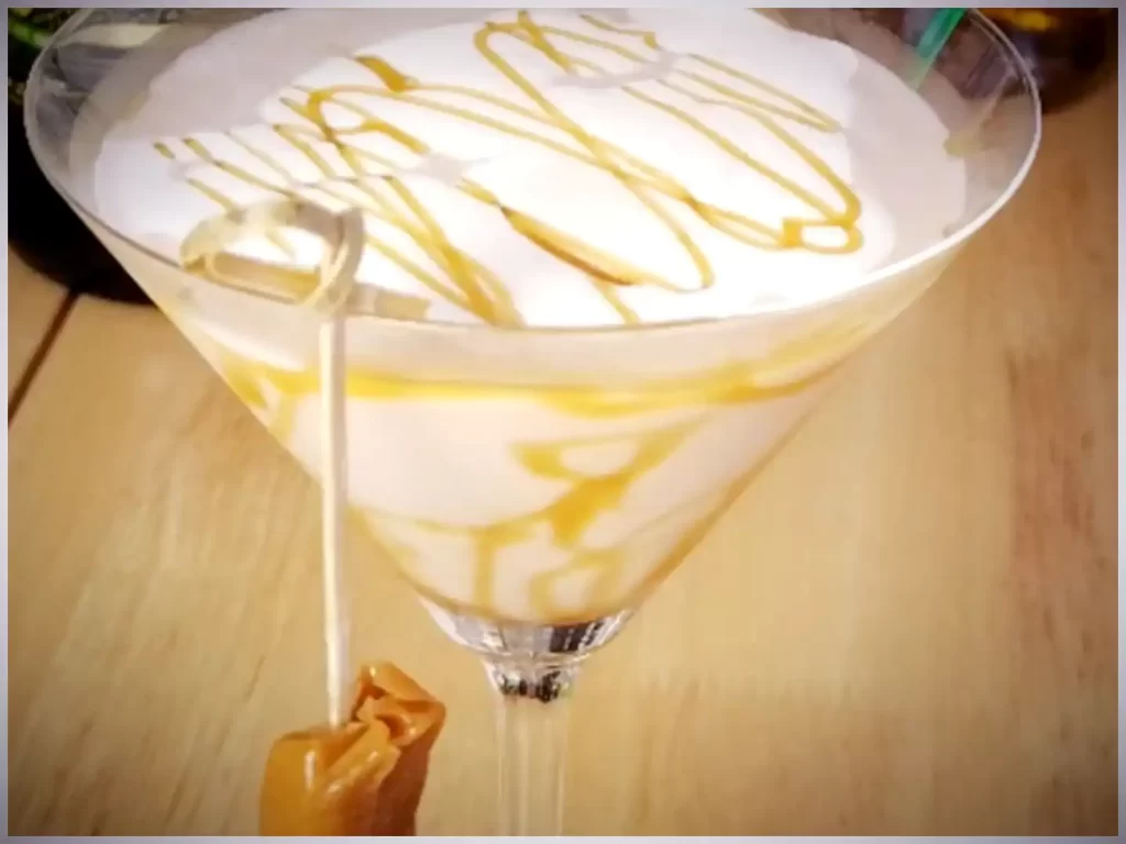 finished-martini-with-carmael-hanging-on-side