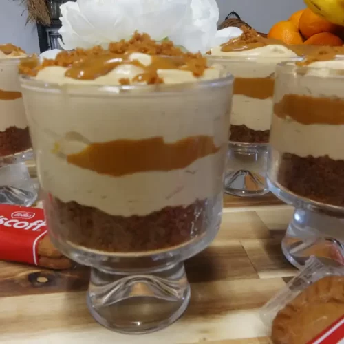 close-up-biscoff-lava-cheesecake-in-individual-cups