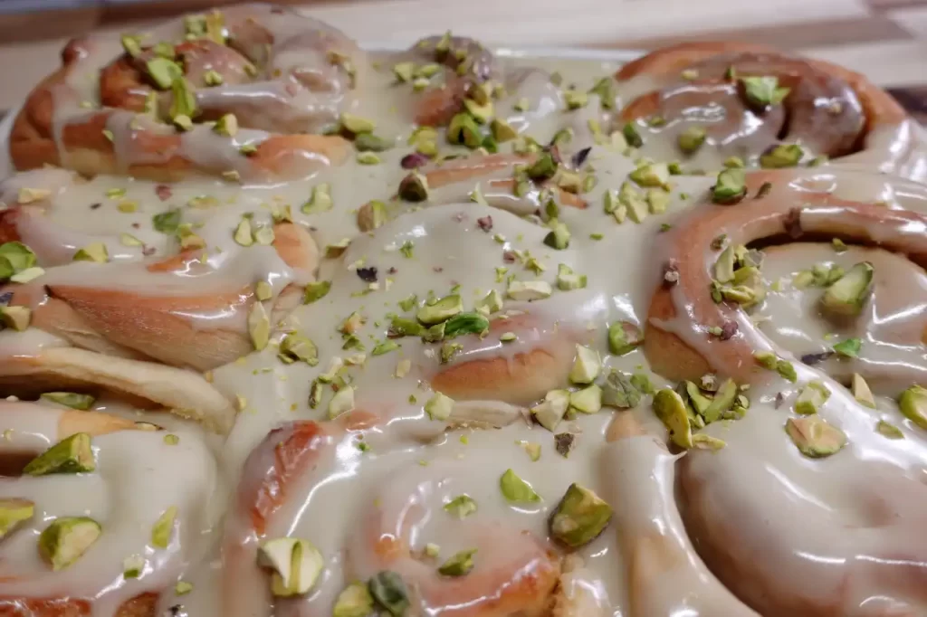 top-view-pistachio-cream-rolls-9-x-13