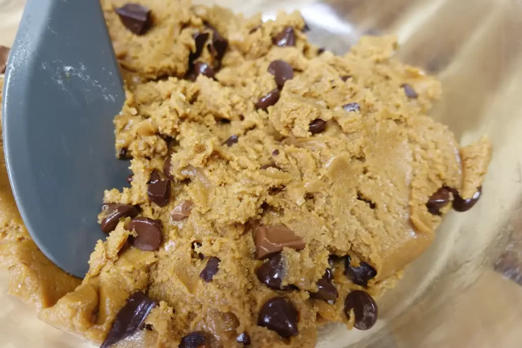 close-up-biscoff-butter-chocolate-chip-cookie-dough