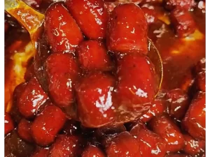 close-up-burnt-end-hot-dogs-with-sticky-glaze