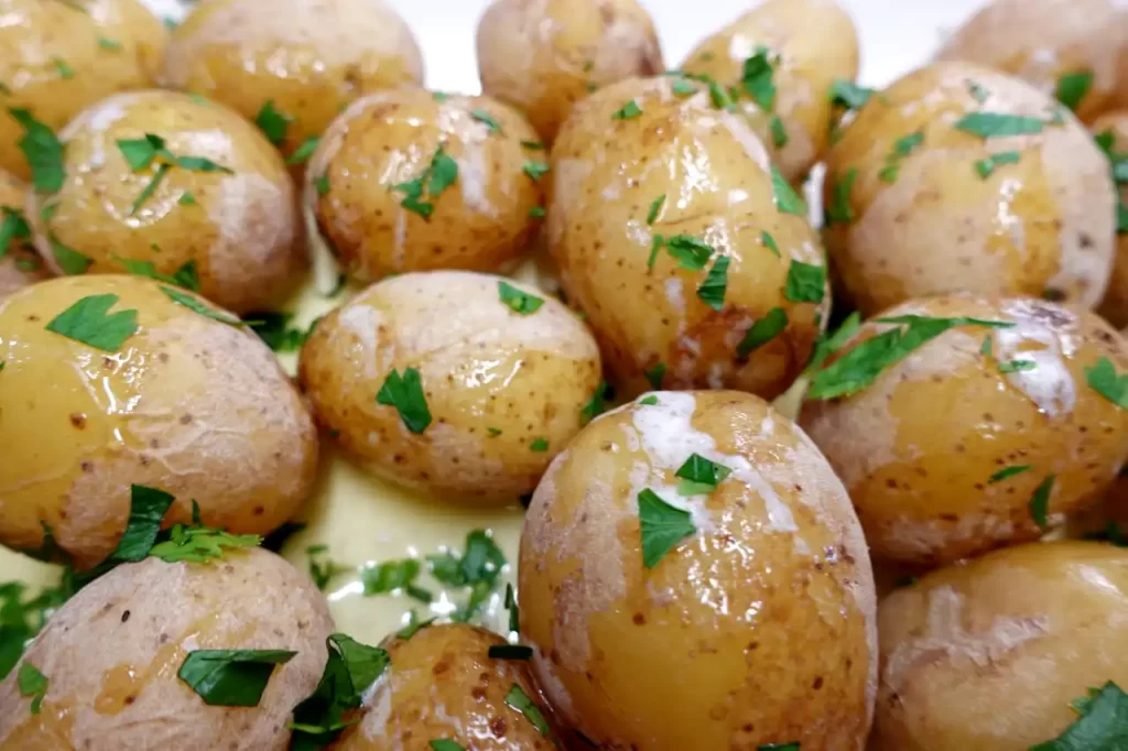 top-view-buttered-parsley-salt-potatoes.