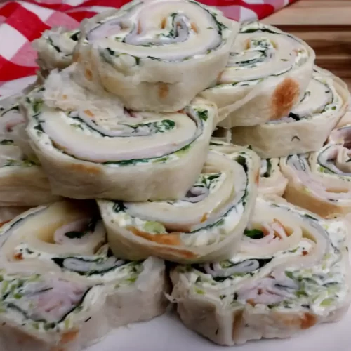close-up-turkery-cucumber-dill-pinwheels.