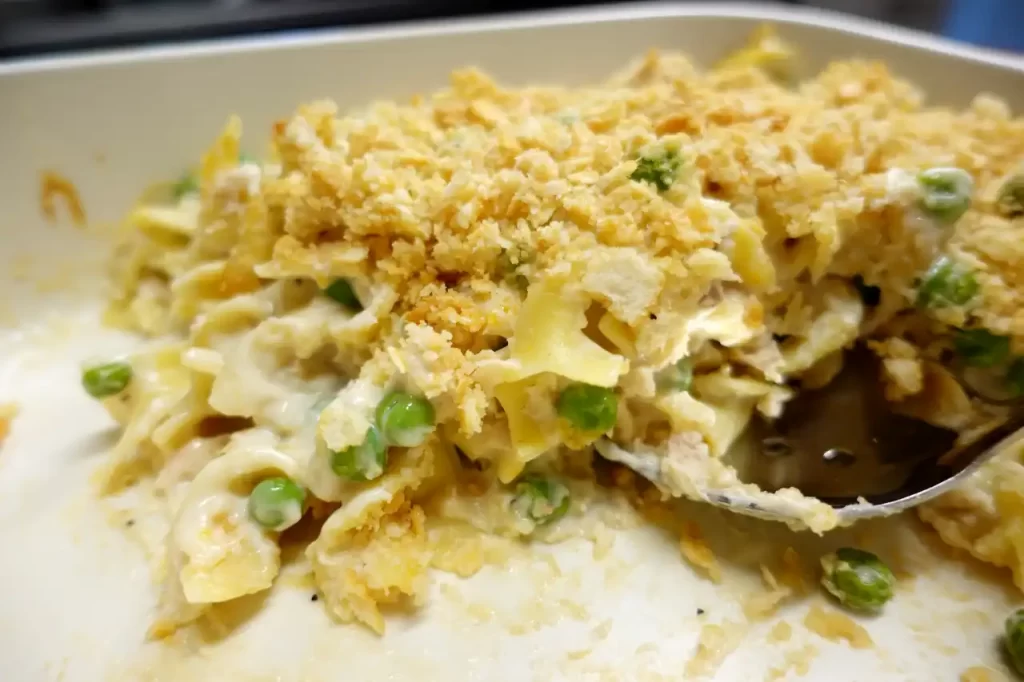 casserole-of-tuna-noodle-casserole-with-buttery-cracker-topping